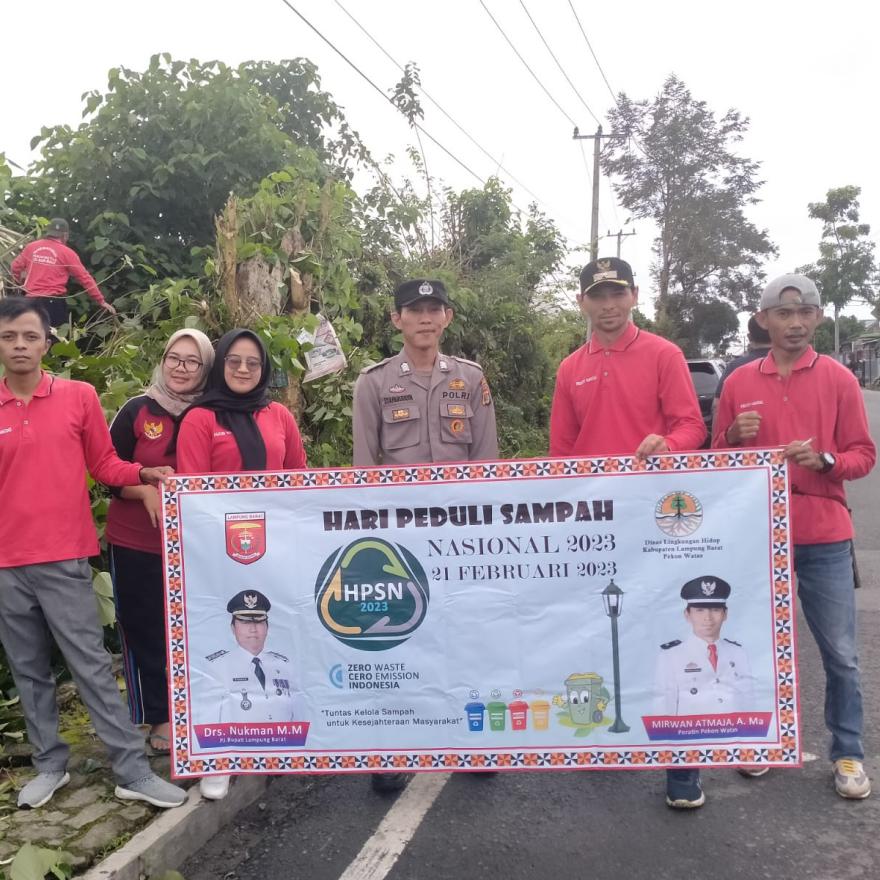 Gotong Royong Dalam Rangka Memperingati Hari Peduli Sampah Nasional