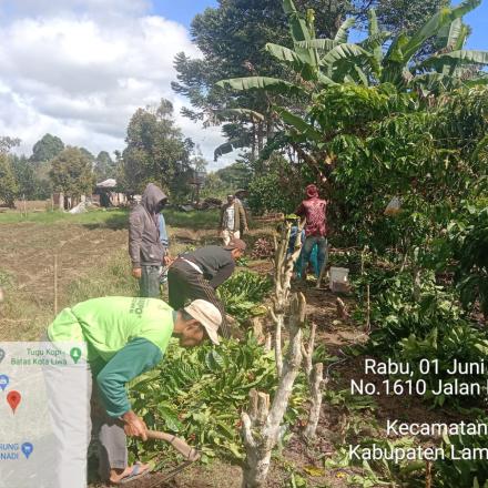 Gotong Royong Pembukaan Badan Jalan Sekuting